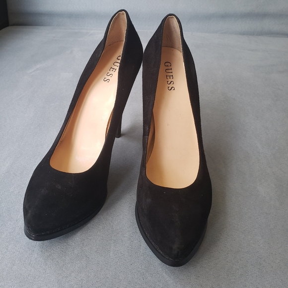 Sz 8 Guess Black Velvety Heels - Picture 2 of 11